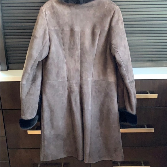 Brown shearling cost - Picture 3 of 11